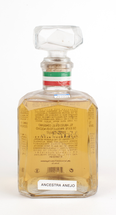 Bottle of Ancestra Añejo Extra Smooth