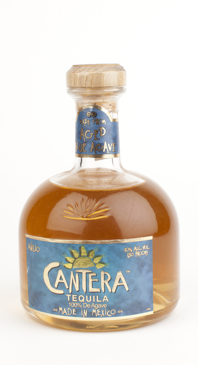 Bottle of Cantera Añejo