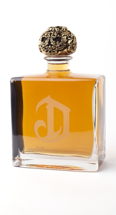 Bottle of Deleon Añejo