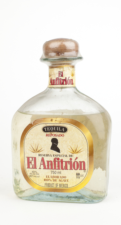 Bottle of El Anfitrión Reposado