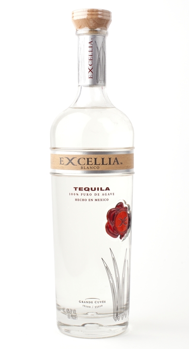 Bottle of Excellia Blanco