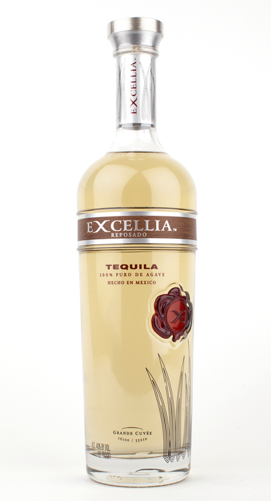 Bottle of Excellia Reposado