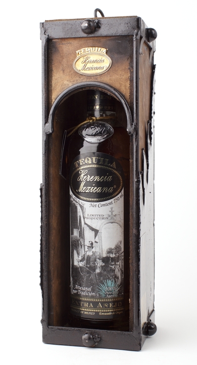 Bottle of Herencia Mexicana Extra Añejo