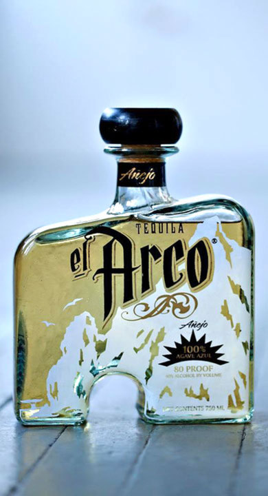 Bottle of El Arco Añejo