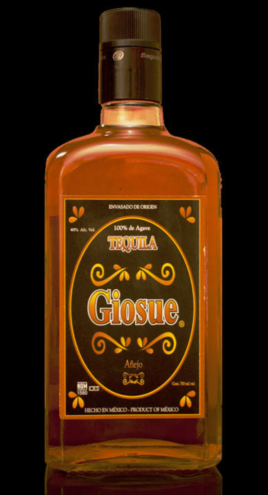 Bottle of Tequila Giosue Añejo