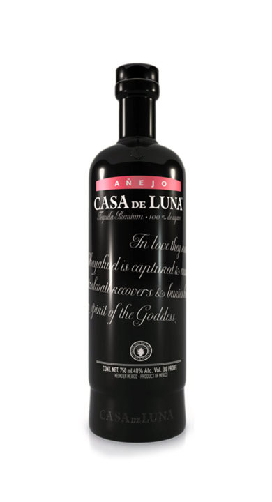 Bottle of Casa de Luna Añejo