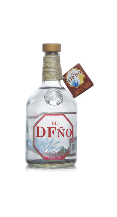 Bottle of El DFÑO Blanco