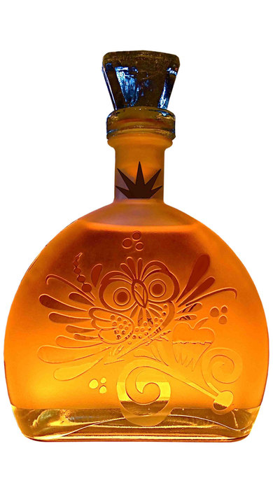 Bottle of El Berrinche Extra Añejo