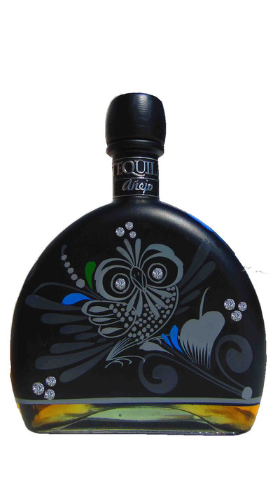 Bottle of El Berrinche Añejo