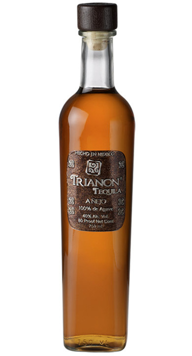 Bottle of Trianon Añejo
