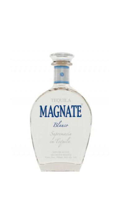 Bottle of Tequila Magnate Supremacia Blanco