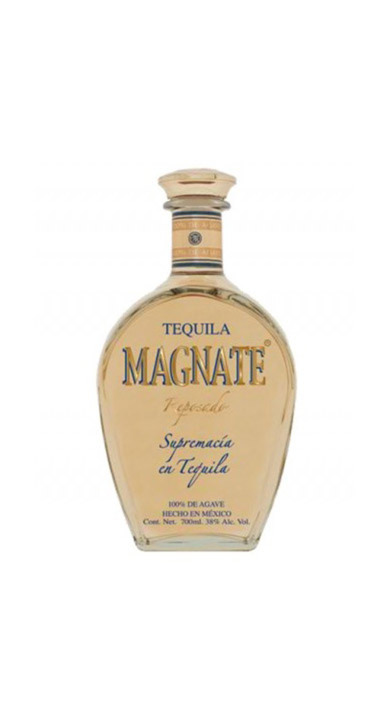 Bottle of Tequila Magnate Supremacia Reposado