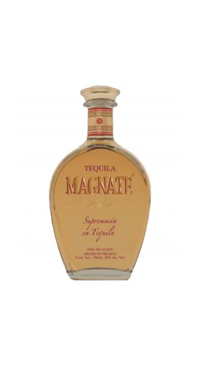 Bottle of Tequila Magnate Supremacia Añejo 
