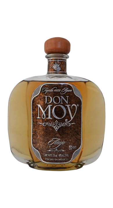Bottle of Tequila Don Moy Añejo