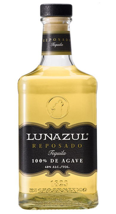 Bottle of Lunazul Reposado