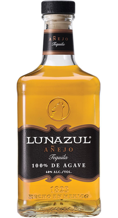 Bottle of Lunazul Añejo