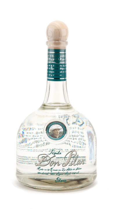 Bottle of Don Pilar Blanco