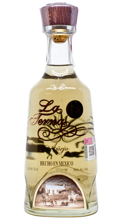 Bottle of La Terna Añejo