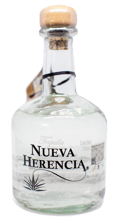 Bottle of Nueva Herencia Blanco