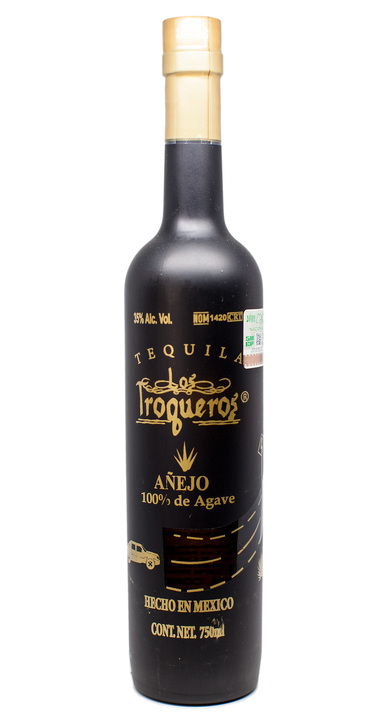 Bottle of Los Troqueros Añejo