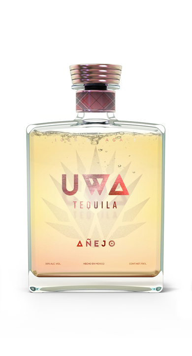Bottle of UWA Añejo