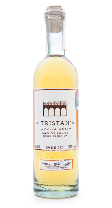 Bottle of Tristan Tequila Añejo