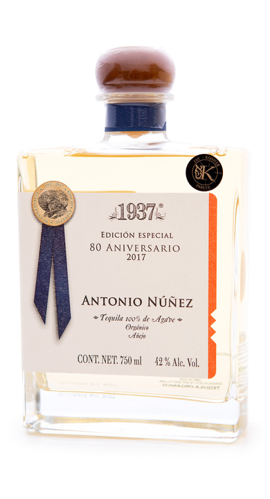 Bottle of 1937 Edición Especial 80 Aniversario Añejo