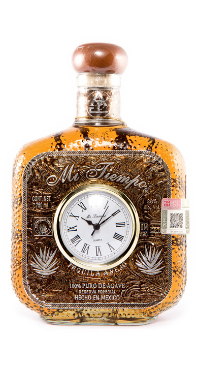 Bottle of Mi Tiempo Añejo