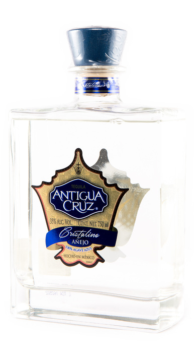 Bottle of Antigua Cruz Cristalino Añejo