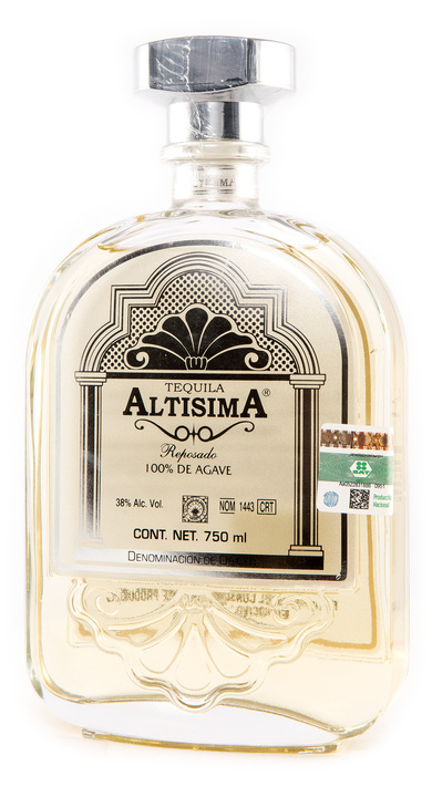 Bottle of Tequila Altísima Reposado