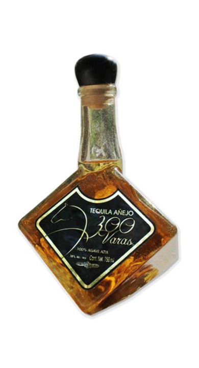 Bottle of Tequila 300 Varas Añejo