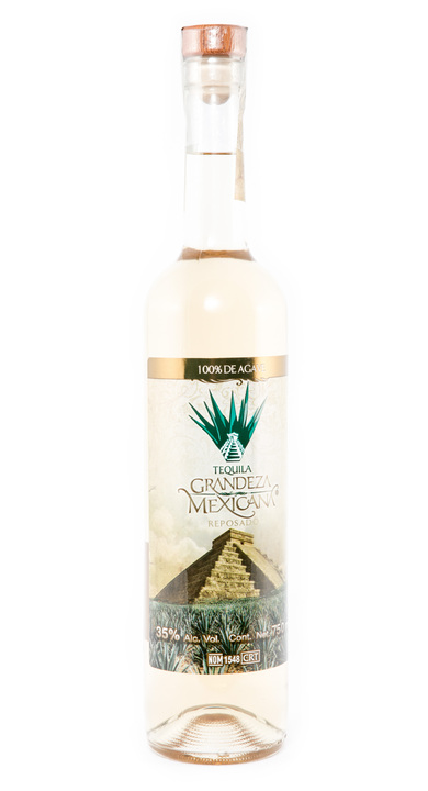 Bottle of Tequila Grandeza Mexicana Reposado