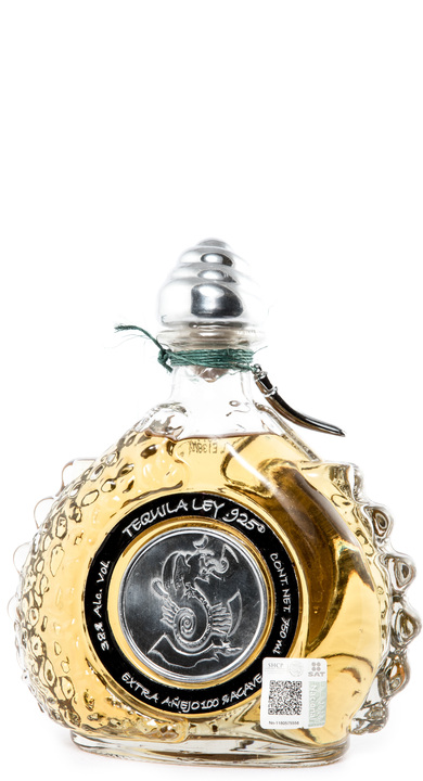Bottle of Ley .925 Extra Añejo Tequila