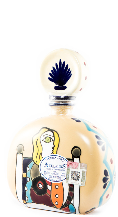 Bottle of Los Azulejos Añejo