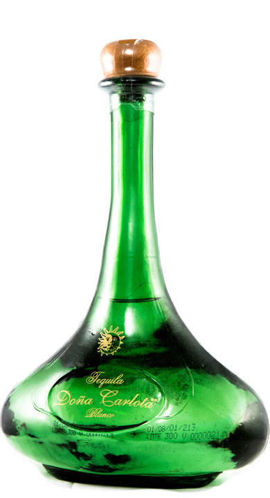 Bottle of Doña Carlota Blanco