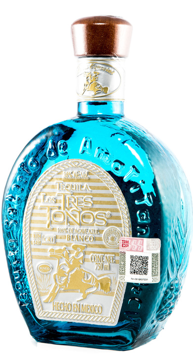 Bottle of Los Tres Toños Blanco