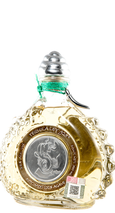 Bottle of Ley .925 Reposado Tequila