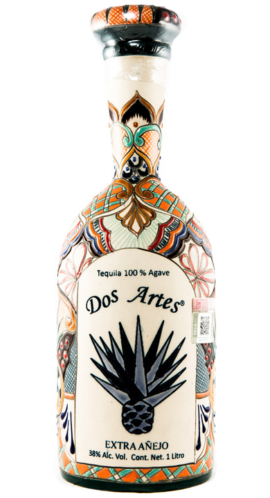 Bottle of Dos Artes Extra Añejo