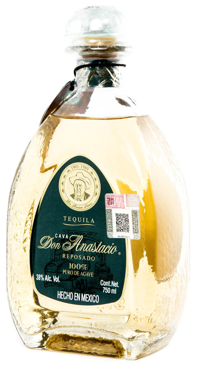 Bottle of Cava Don Anastacio Reposado