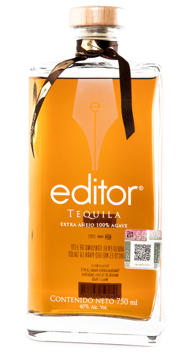 Bottle of Editor Tequila Extra Añejo