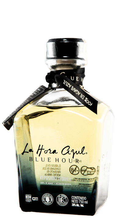 Bottle of La Hora Azul Reposado