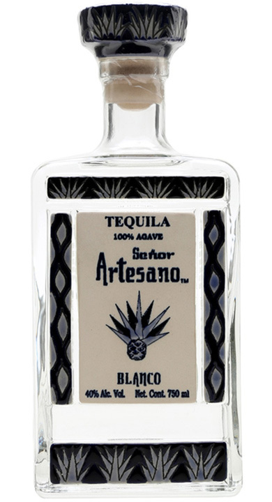 Bottle of Tequila Señor Artesano Blanco