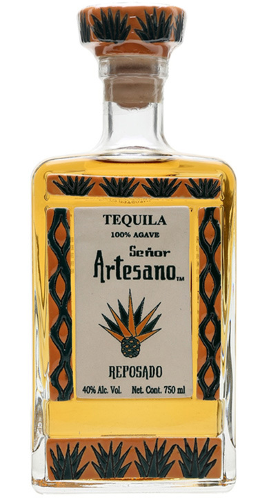 Bottle of Tequila Señor Artesano Reposado