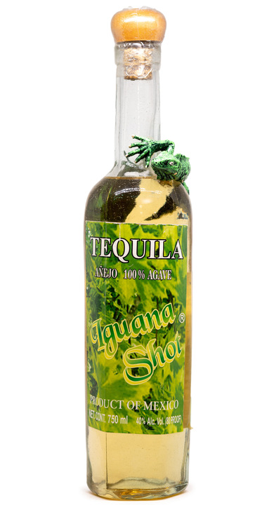 Bottle of Iguana Shot Tequila Añejo