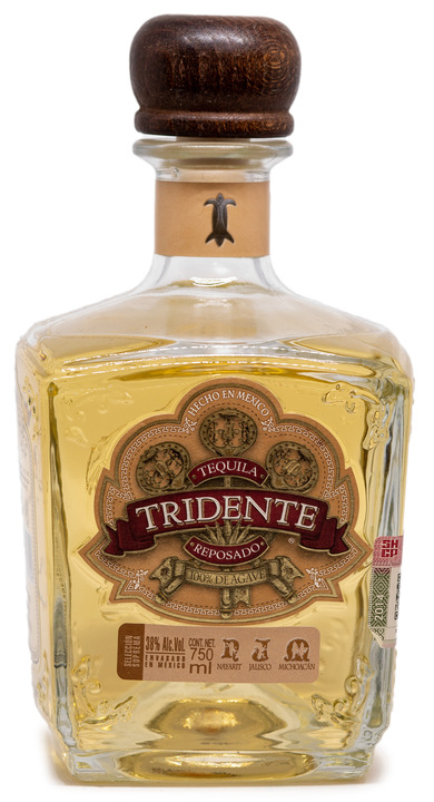 Bottle of Tridente Reposado