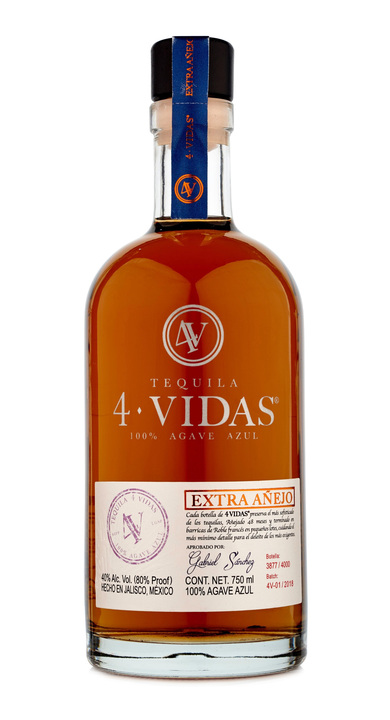 Bottle of 4 Vidas Tequila Extra Añejo