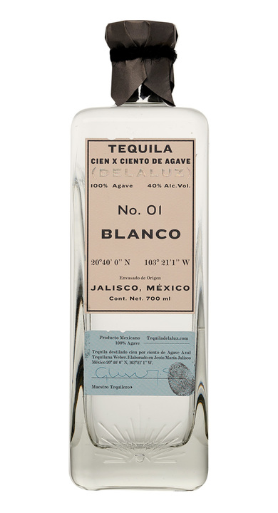 Bottle of Delaluz Blanco