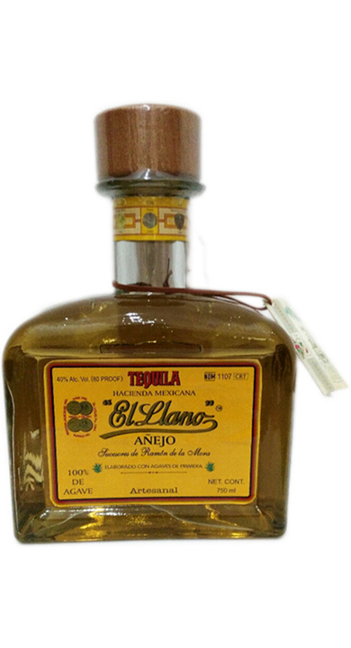 Bottle of El Llano Añejo