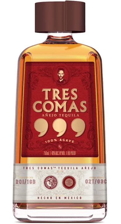 Bottle of Tres Comas Añejo