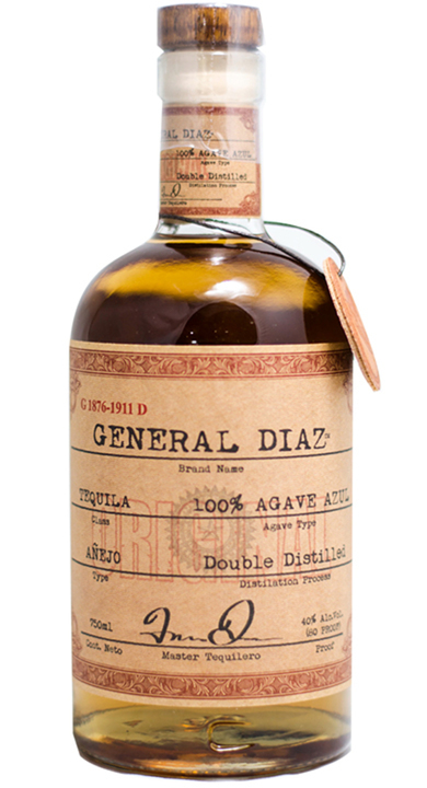 Bottle of General Diaz Añejo